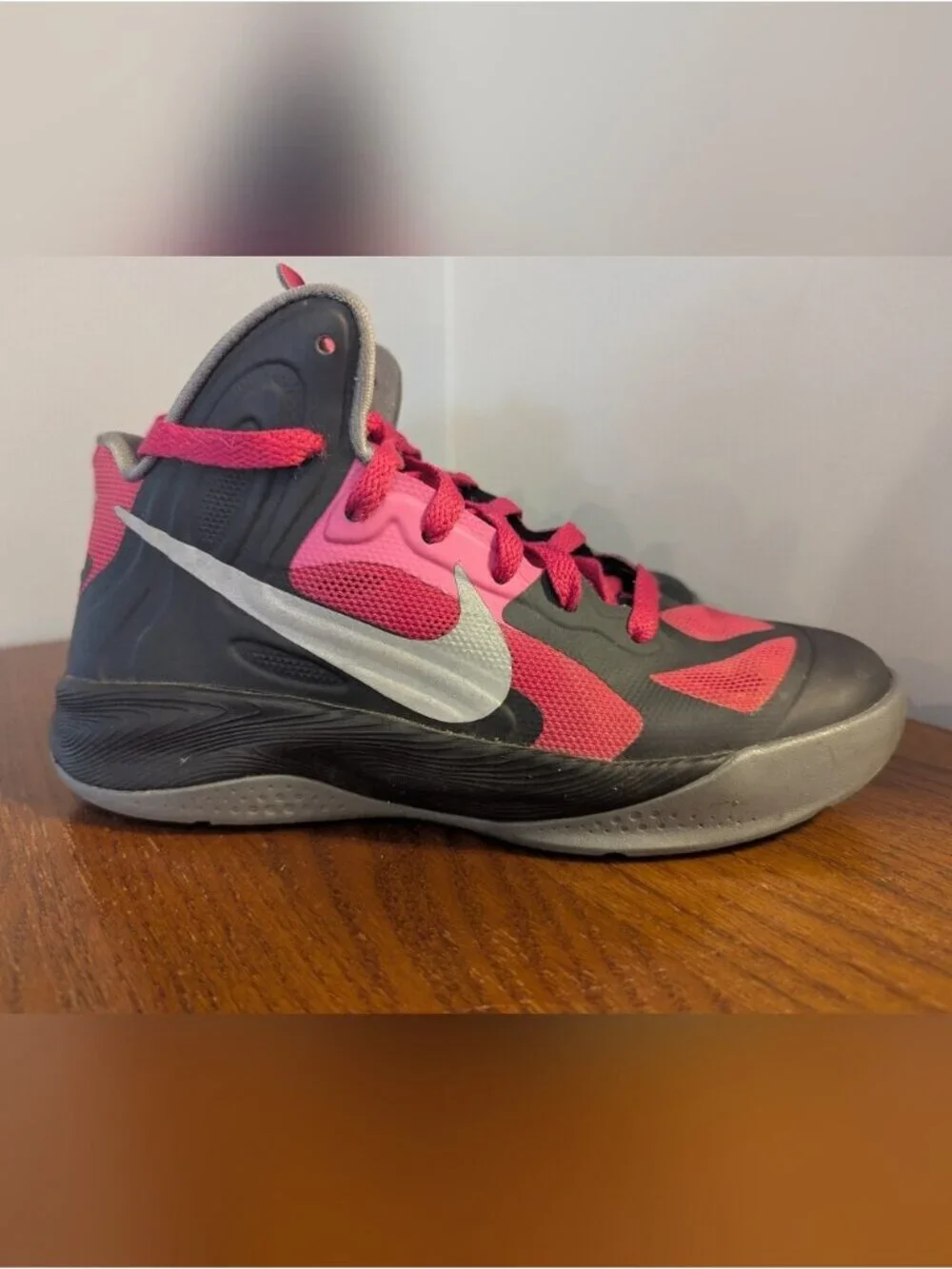 Girls Nike Zoom Hyperfuse Basketball/Fashion Sneaker Size 4 Youth Pink & Gray